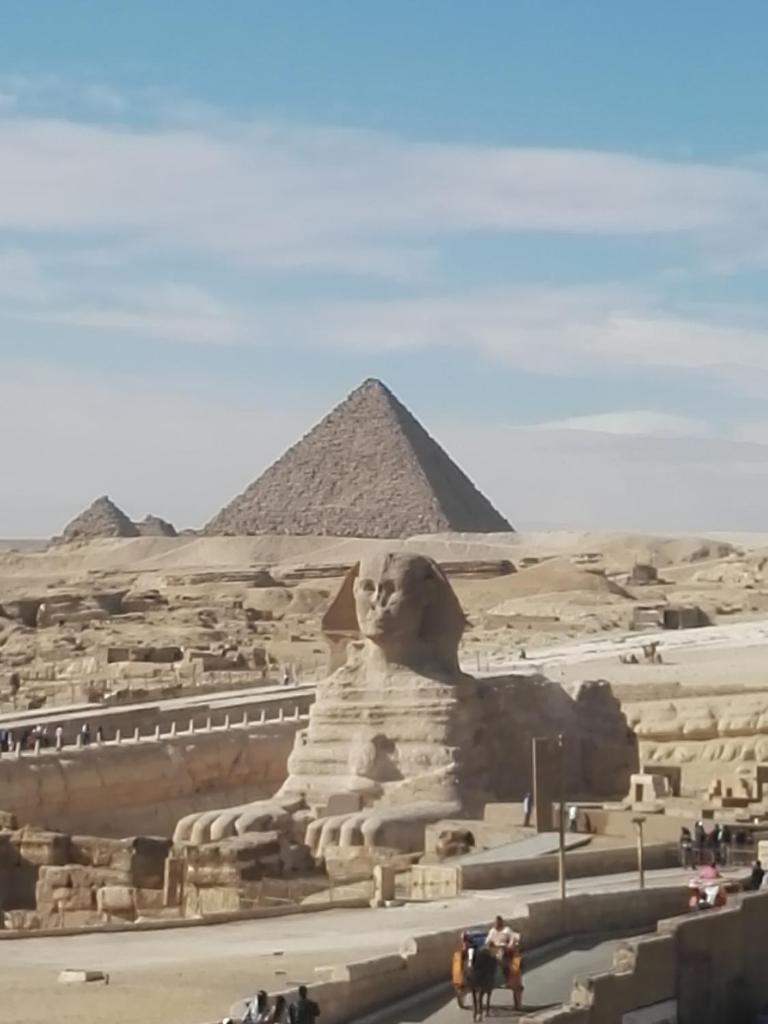 Atlantis pyramids inn