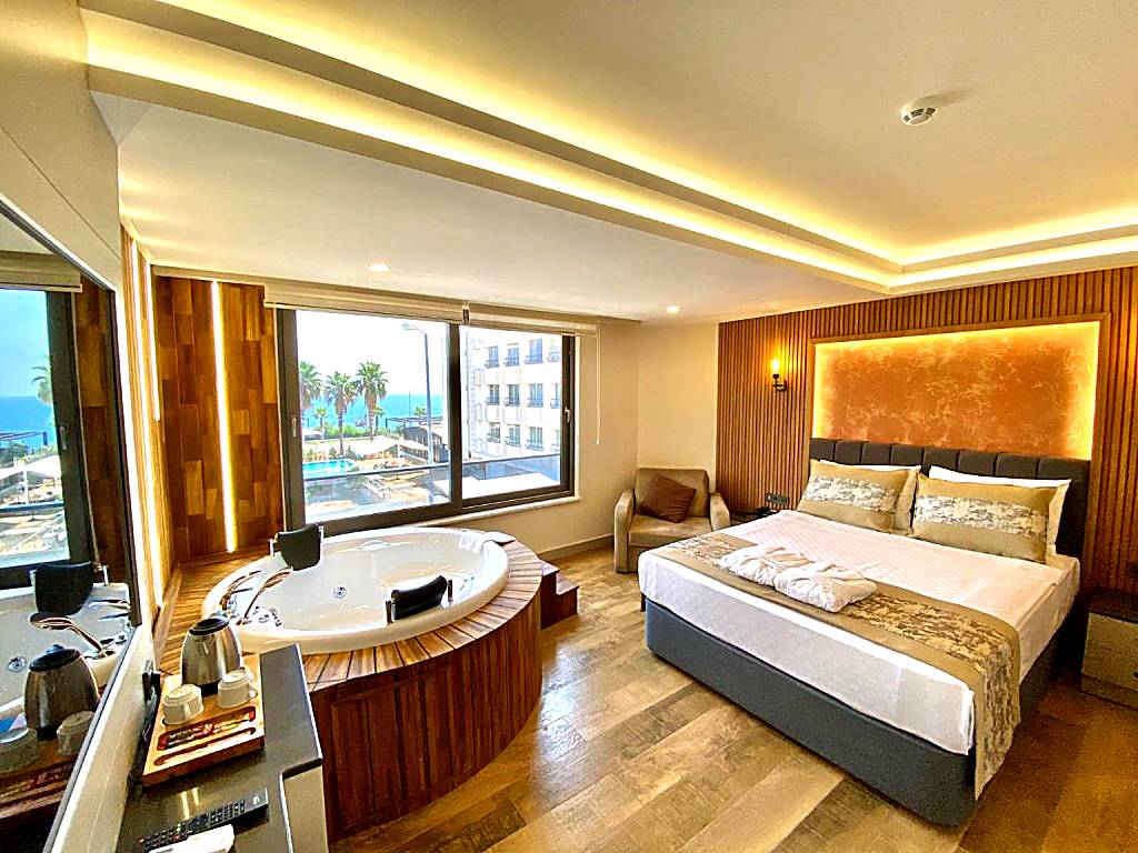 Green Beyza Suites: Deluxe Suite with Sea View