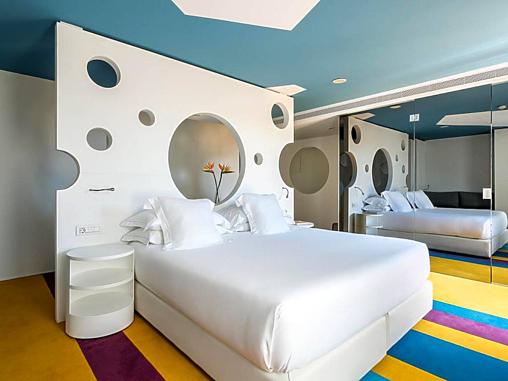 Room Mate Pau: Suite with Terrace - single occupancy