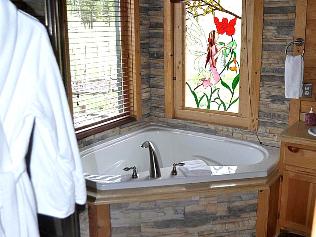 Elkwood Manor Bed & Breakfast: Deluxe Suite with Spa Bath (Pagosa Springs) 