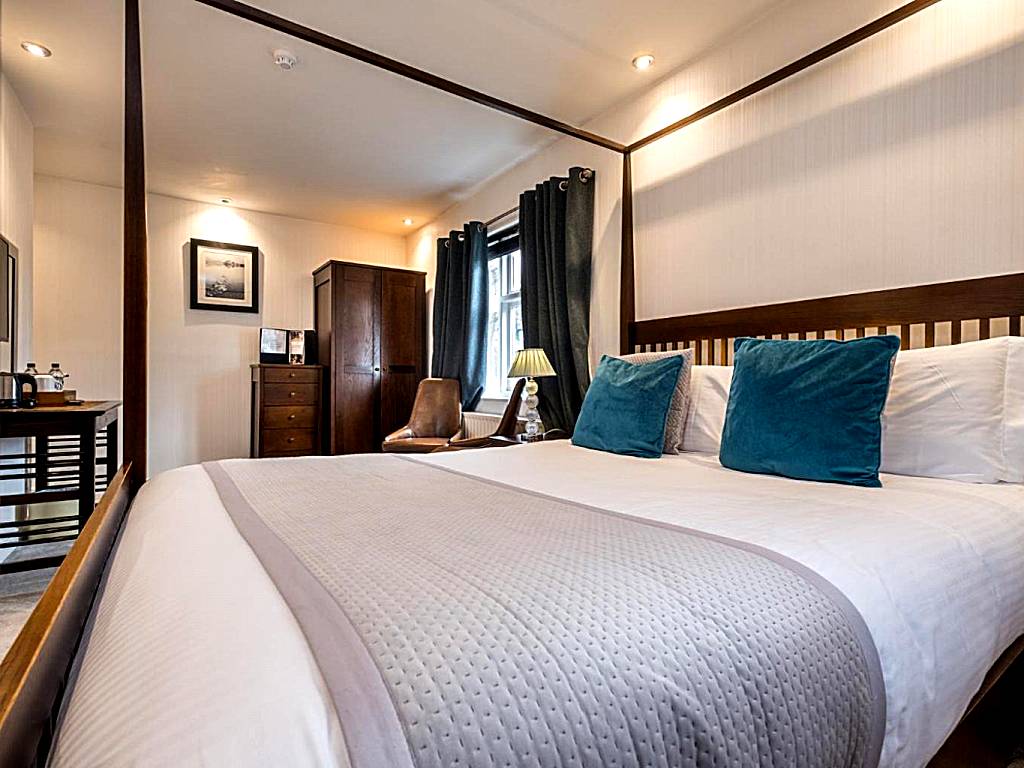 The Howbeck & The Retreat incl FREE off-site Health Club and FREE parking: Luxury Room with Spa Bath (Windermere) 