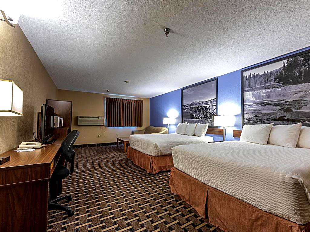 Super 8 by Wyndham Kamloops On The Hill: Studio Suite with Two Queen Beds - Non-Smoking