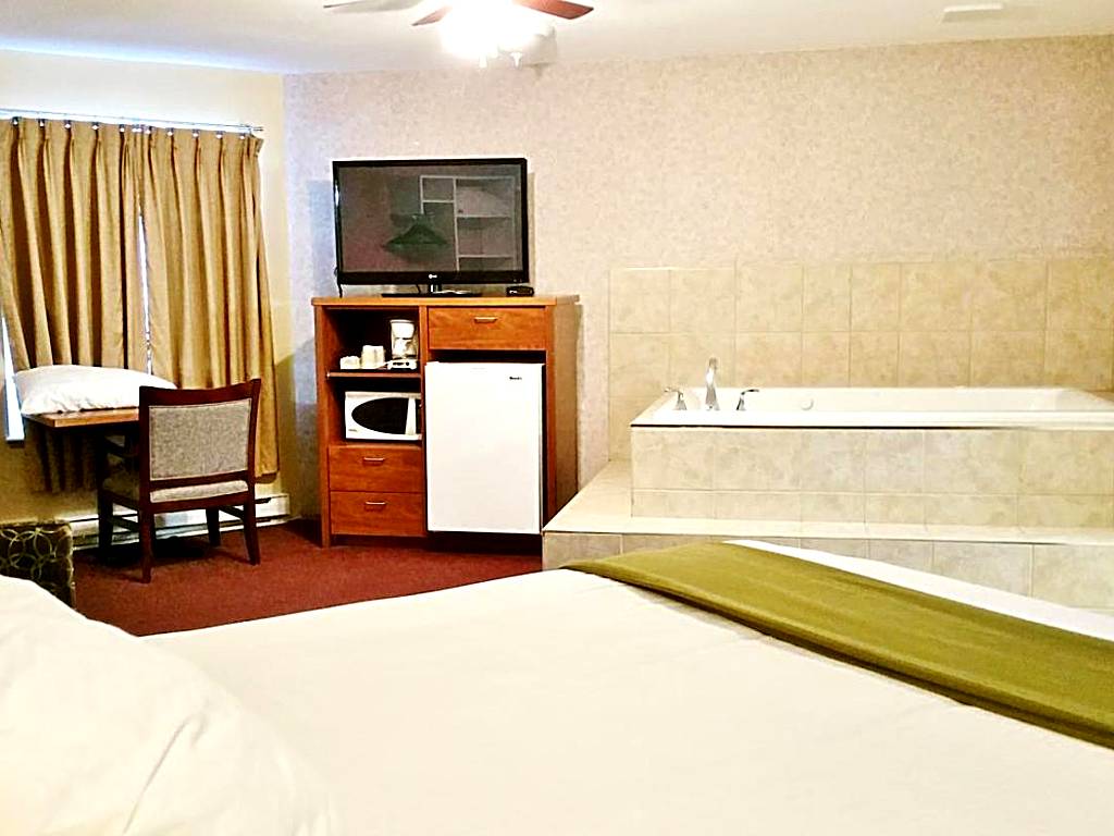 Alpine Motel: Suite with Spa Bath