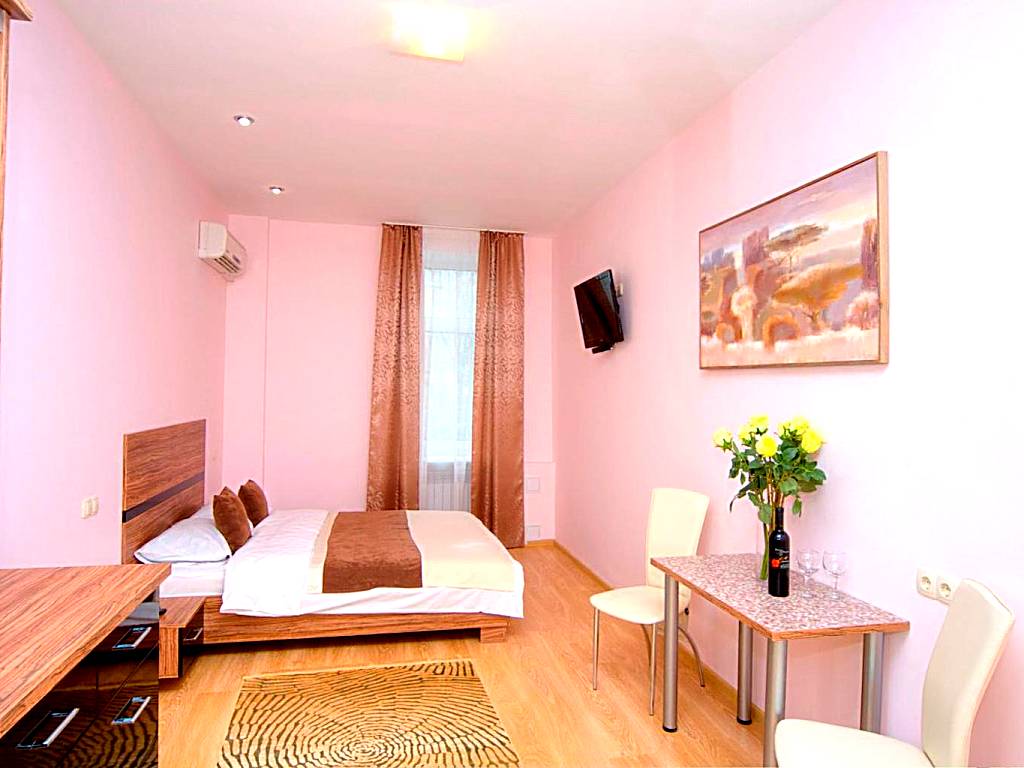 Sunday Apart Hotel: Studio Apartment with Spa Bath