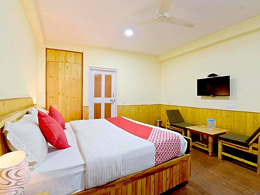 High Nation Resort Manali: Deluxe Double or Twin Room with Mountain View