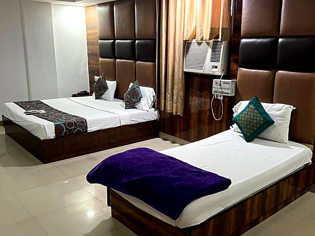 Hotel King plaza Near IGI Airport Delhi: Quadruple Room