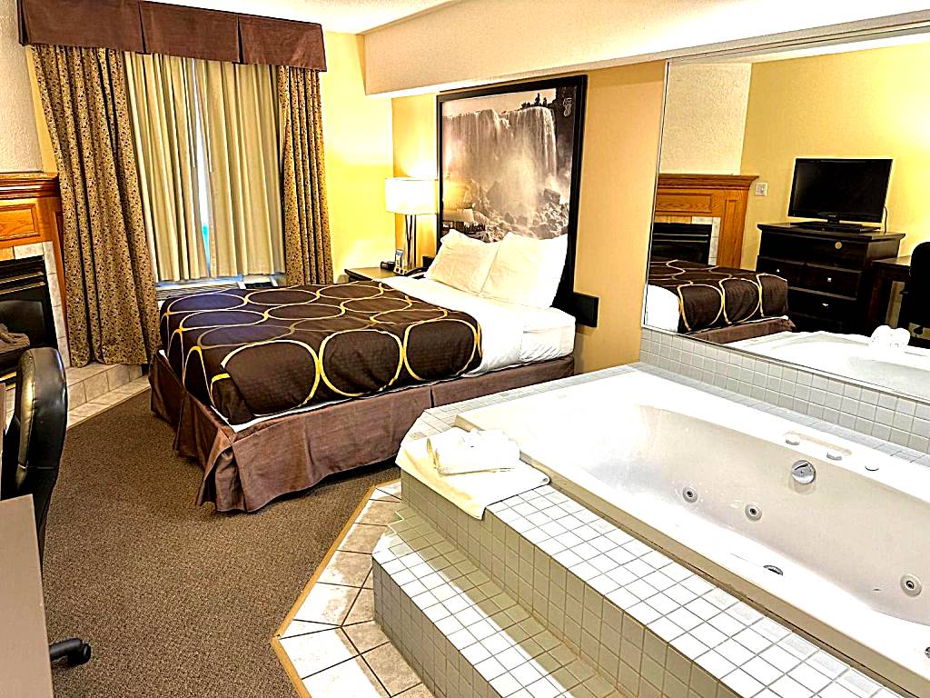 Super 8 by Wyndham Niagara Falls by the Falls: Deluxe Queen Room - Non-Smoking