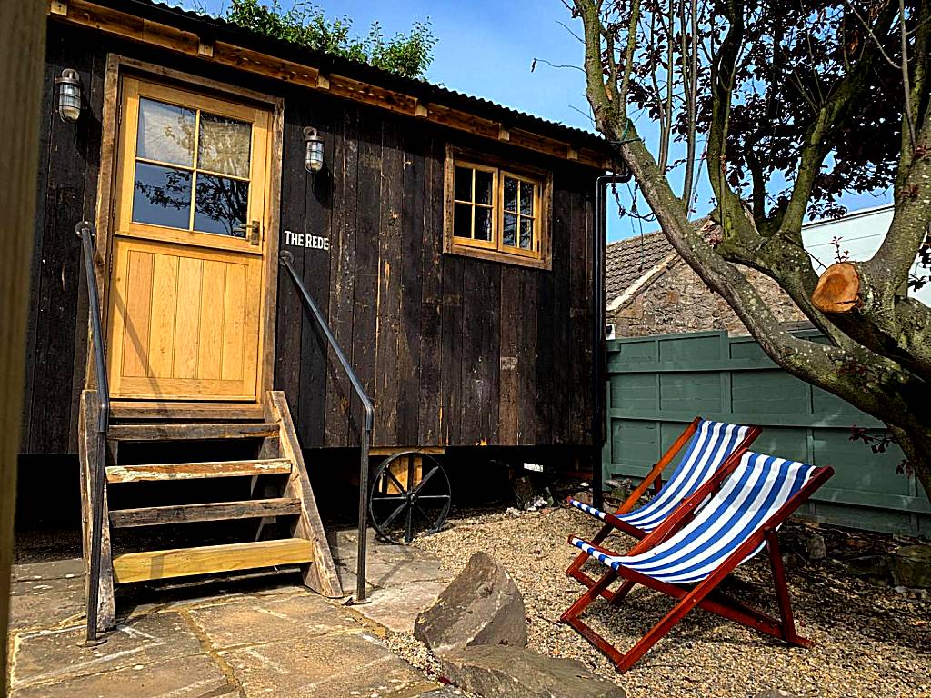 The Joiners Arms: Rede Shepherds Hut (Chathill) 