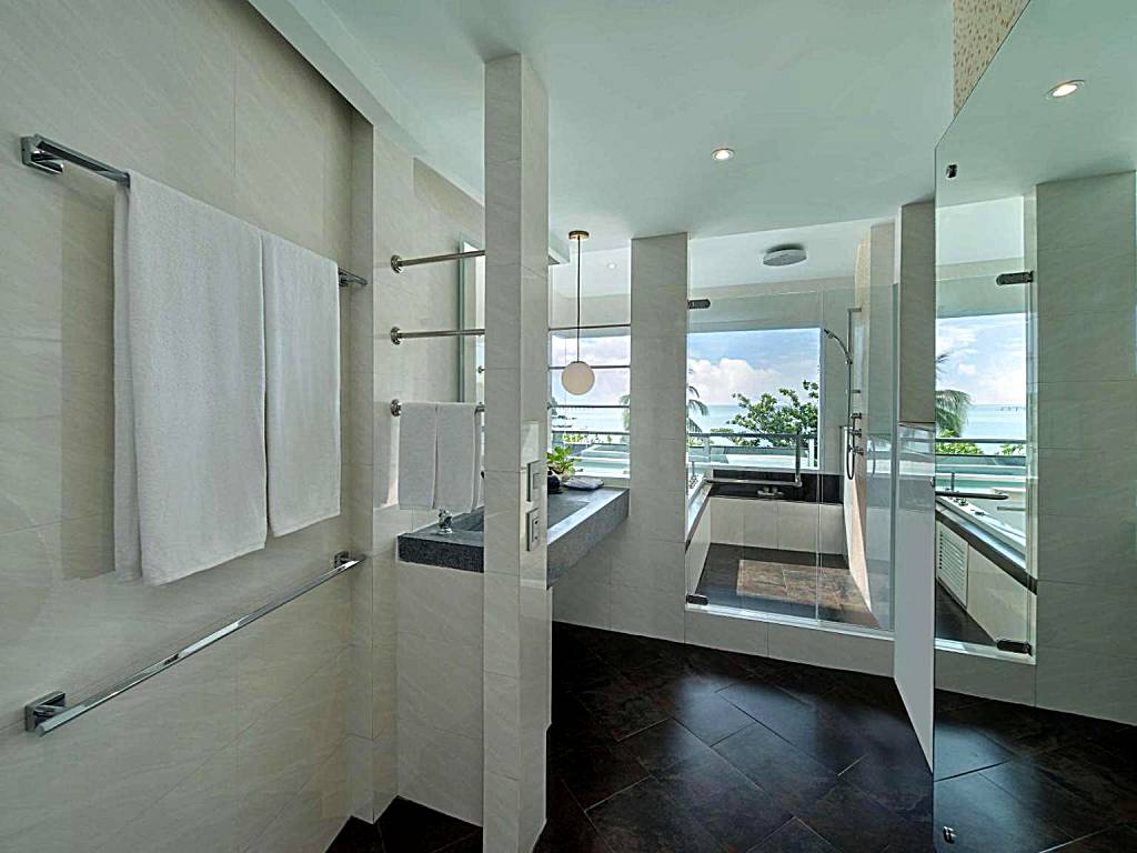 Homm Bliss Southbeach Patong: Superior Suite Sea View