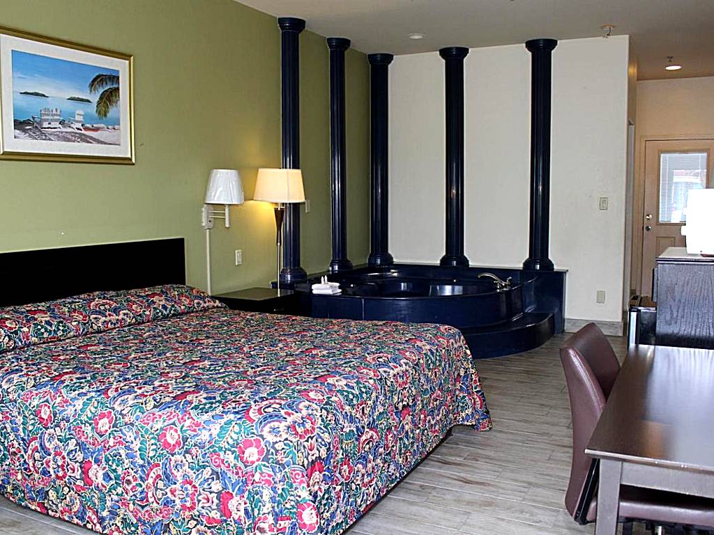 Casa Bella Hotel and Suites: King Suite