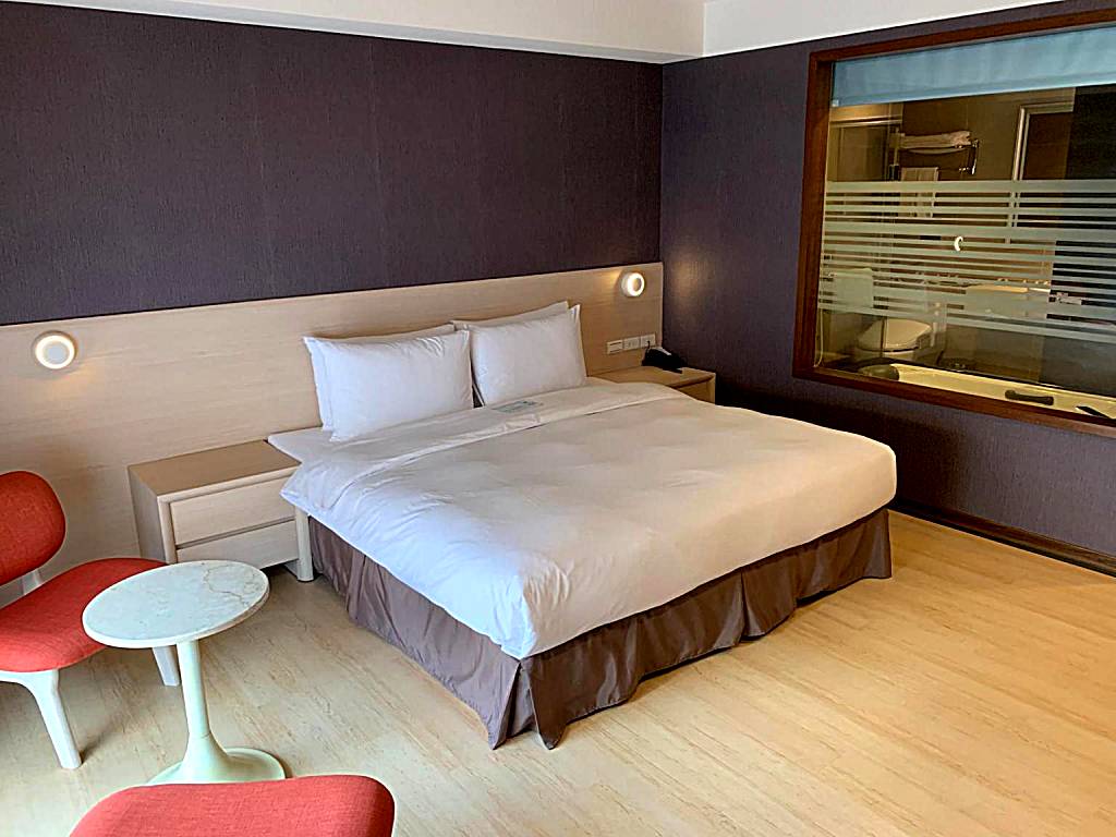 HATAGO+ THE ALLEY: Deluxe Double Room with Bath