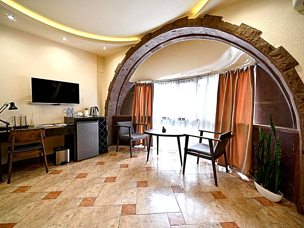 Skyline Hotel Yerevan: Superior Suite