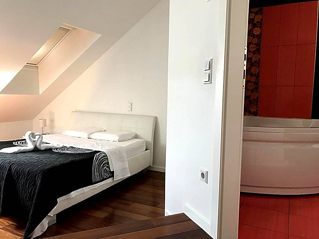 Jacuzzi Apartment - Center Zagreb: Double Room