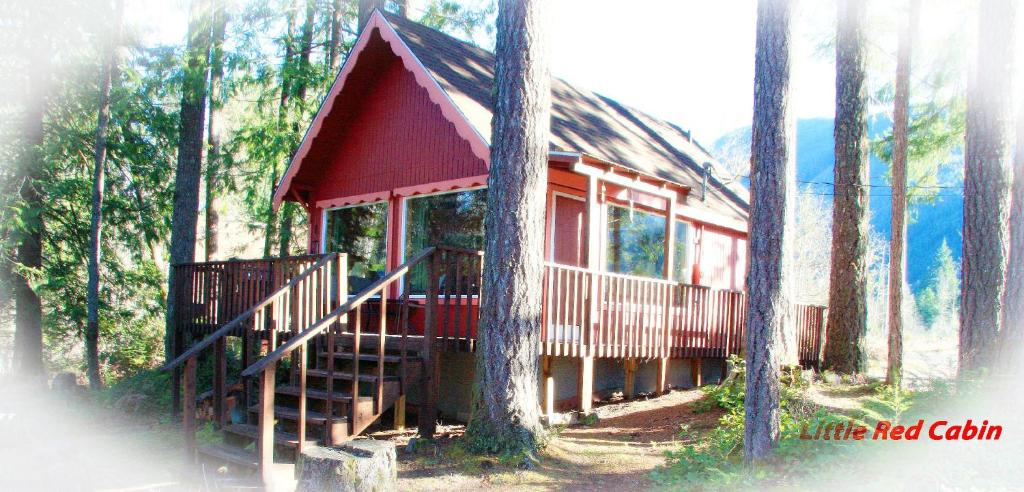 Mt Rainier Little Red Cabin