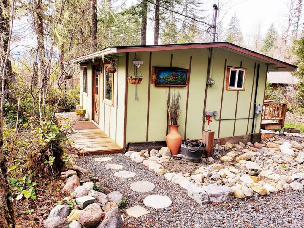 Mt Rainier Little Green Cabin On Big Creek!