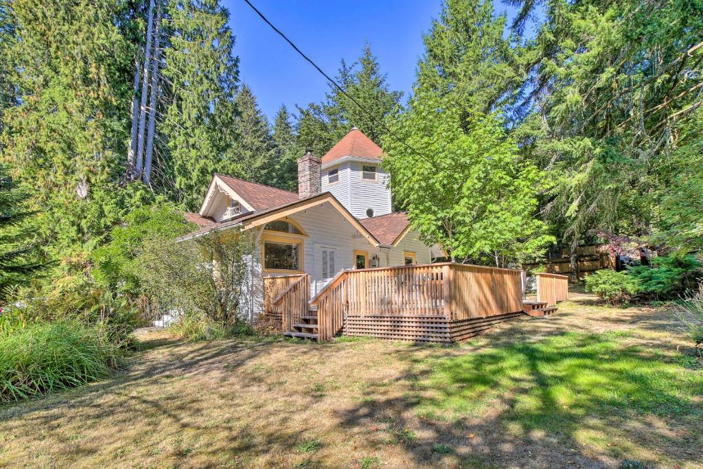 Cozy Black Bear Retreat by Mount Rainier!