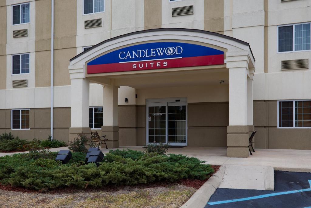 Candlewood Suites Pearl, an IHG Hotel