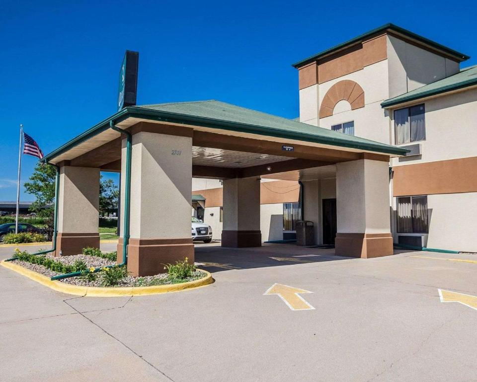 Quality Inn & Suites Altoona - Des Moines